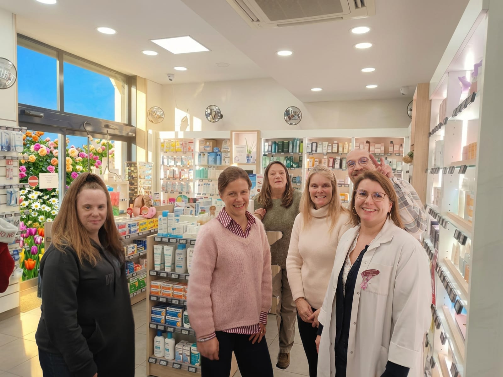 L'équipe de la Pharmacie de Rudder dans l'officine